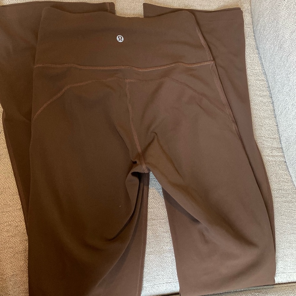 Lululemon Groove Nulu super-high rise flared pant - Dark Oxide color - Size 4